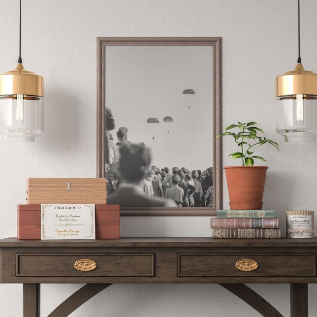 Poster Show Paraquedista Preto e Branco de 1968 com Multi (Criador carregado)