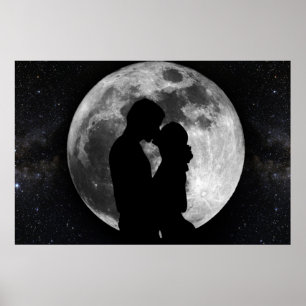 Pôster Silhouette of lovers in a full moon at night