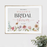 Poster Sinal de boas-vindas do Chá de panela Wildflower<br><div class="desc">Este design apresenta um delicado buquê de coroa de flores silvestres pintadas à mão e verde juntamente com uma adorável combinação de fontes modernas e rústicas. Veja a coleção inteira para mais itens correspondentes!</div>
