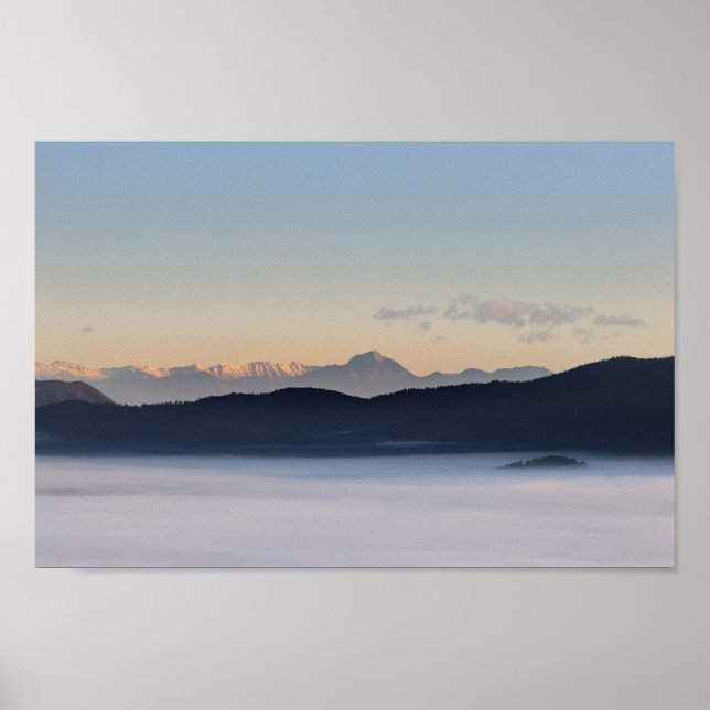 Poster Slovenian mountains and morning fog in valley (Frente)