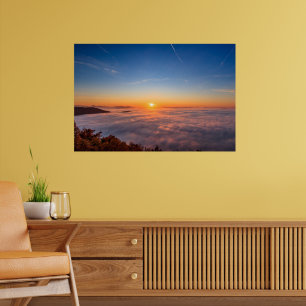 Poster Sol a despuntar acima das nuvens pela manhã