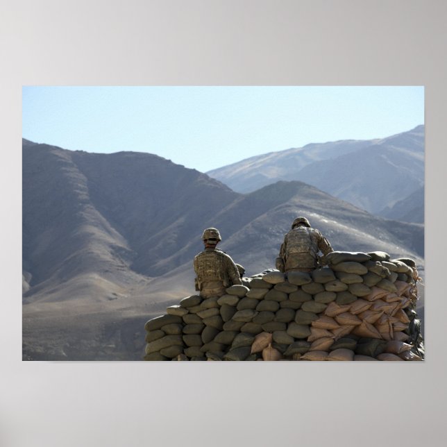 Pôster soldados comandam equipamento comunicação (Frente)