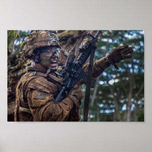 Poster Soldados participam de exercícios de incêndio ao v