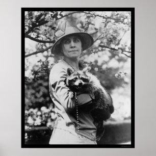 Pôster Sra. Calvin Coolidge com seu guaxinim 1923
