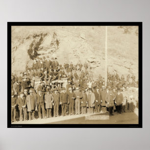 Pôster Stagecoach cercado por pessoas do SD 1890