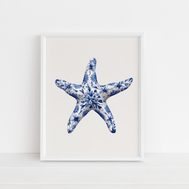 Poster Starfish - Azul Costeiro na Arte da Parede Beige (Starfish – Coastal Blue on Beige Wall Art in a white frame on the floor)