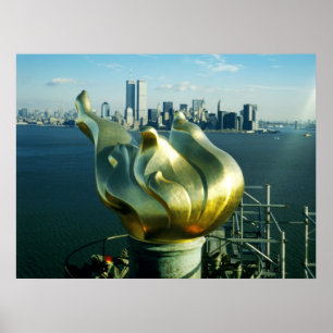 Pôster Statue of Liberty's Flame and Manhattan Skyline
