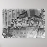 Suffragettes Andando uma Flutuação