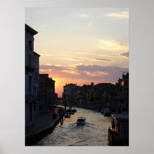 Poster Sun que vai para baixo em Veneza