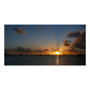 Pôster Sunset com Imagem de Paisagem Tropical de Barcos d