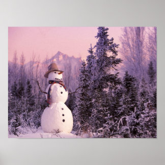 Pôster Sunset Snowman nas montanhas de inverno