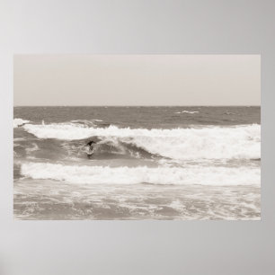 Pôster Surfista praticando surfe
