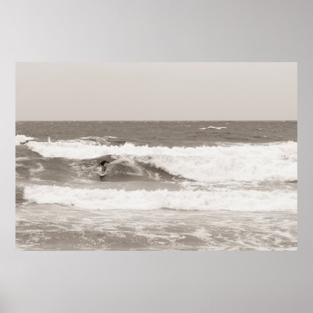 Pôster Surfista praticando surfe (Frente)