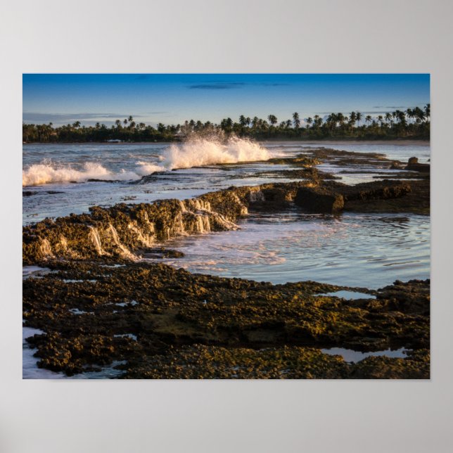 Pôster Tabuba Beach: Breaking Waves On The Reefs (Frente)