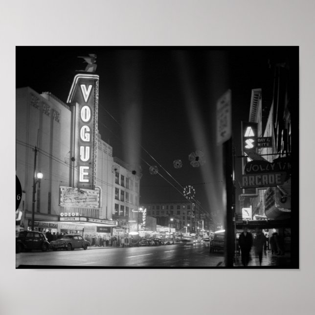 Poster Teatro Vogue à noite com holofotes, Vancouver (Frente)
