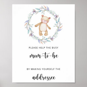 Poster Teddy Ajude a Mãe Atarefada a Escrever um Envelope