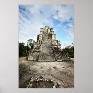 Pôster Templo no sítio arqueológico de Muyil. El Castillo