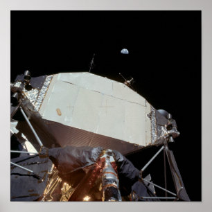 Pôster Terra acima do Módulo Lunar Apollo 11 "Águia"