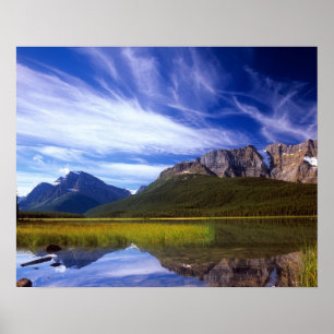 Pôster The still waters of Waterfowl Lake make a