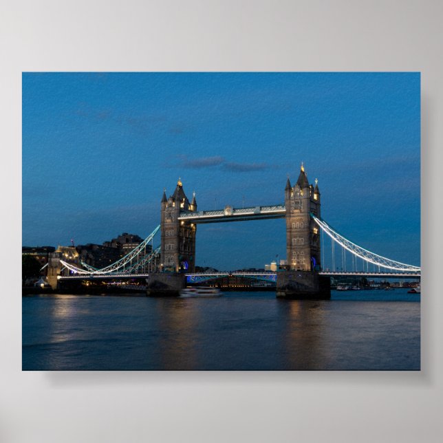 Poster The tower bridge at blue hour (Frente)