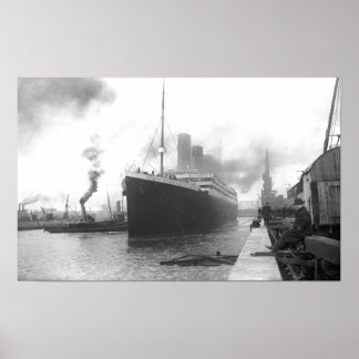Pôster Titanic nos docas de Southampton