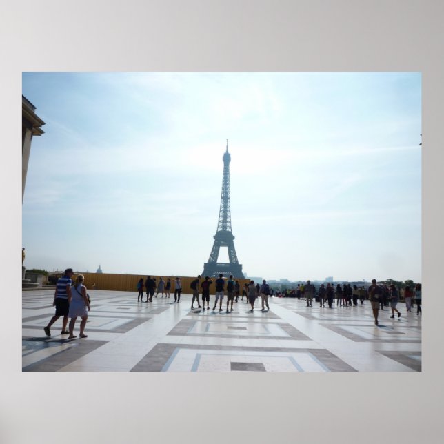 POSTER TORRE EIFFEL POR TRÁS DE CONSTRUÇÃO CONCRETA (Frente)