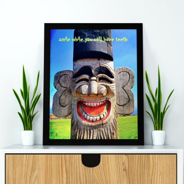 Poster Totem Wood Face Foto Sorri com a citação dos dente (Criador carregado)