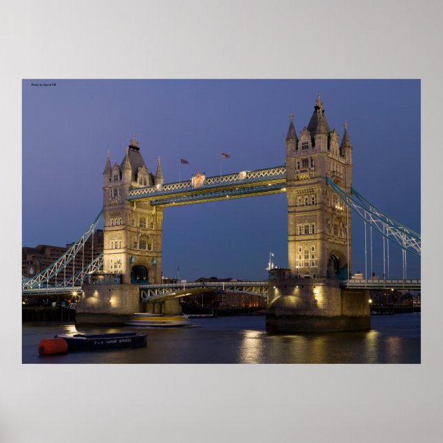 Pôster Tower Bridge London Inglaterra em Dusk (Frente)