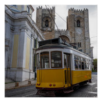 Trama amarela na Catedral de Lisboa em Portugal