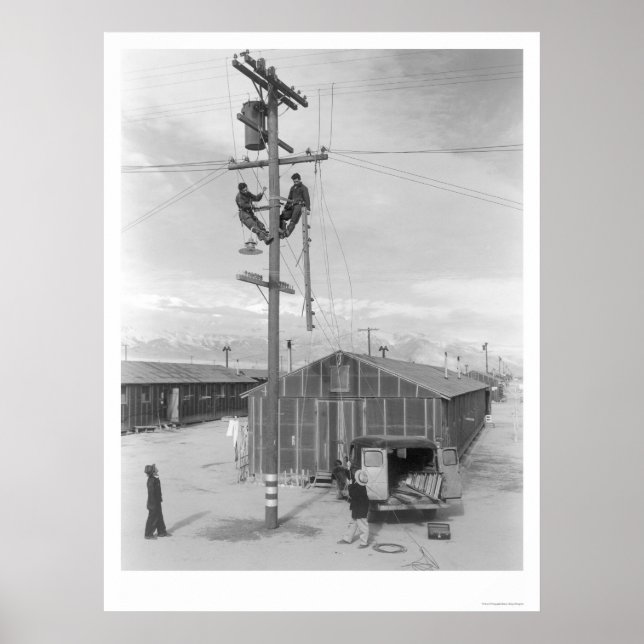 Pôster Tripulação de Linha no Trabalho em Manzanar 1943 (Frente)