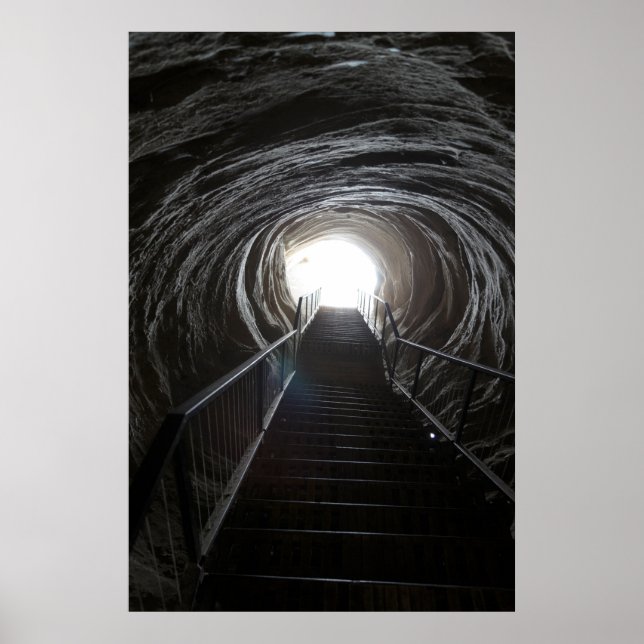 Pôster Túnel da Caverna Escura (Frente)