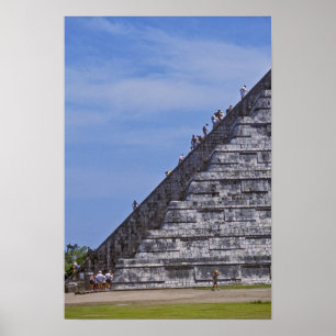 Poster Turistas subindo escadas nas ruínas de El