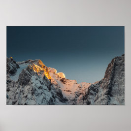 Poster Última luz antes do pôr do sol nas montanhas