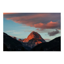 Última luz solar na montanha Mangart, Eslovênia