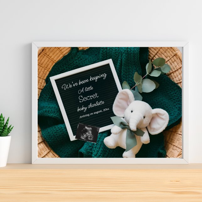 Poster Um aconchegante anúncio de gravidez no cesto neutr (Criador carregado)