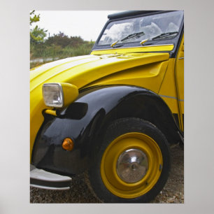 Poster Um antigo CV Citroen 2CV preto e amarelo,