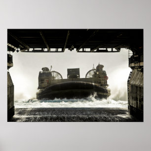Poster Um coxim de ar da barca de descarregamento