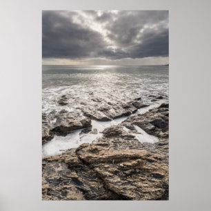 Poster Um dia brilhante mas nebuloso na praia de