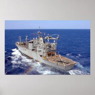 Pôster Um helicóptero cancela a plataforma de vôo