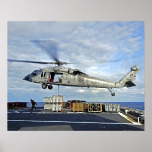 Poster Um MH-60S Seahawk prepara-se para entregar o