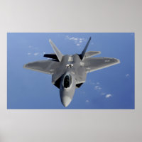 Um Raptor F-22 se move para a posição para receber