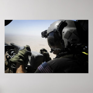 Pôster Um soldado fornece a segurança