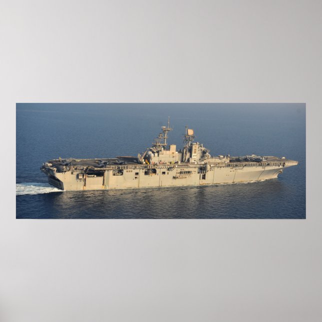 Poster USS Bataan (LHD 5) (Frente)