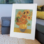 Pôster Vase com doze girassóis por Vincent van Gogh<br><div class="desc">Vase com Doze Girassóis (1888) de Van Gogh é uma pintura floral de Apos impressionismo fino e de vida. Faz parte de uma série de vida estática de várias pinturas semelhantes com um buquê de flores de jardim em um vaso. A série inteira mostra girassóis em todos os palcos da...</div>