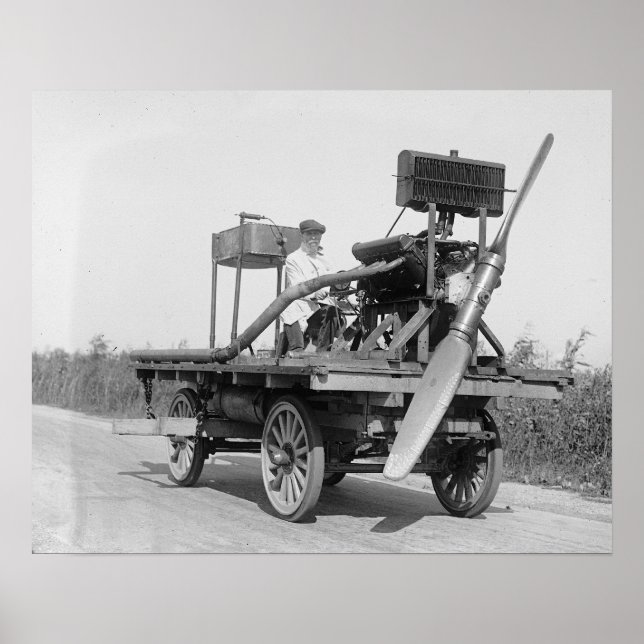 Pôster Veículo Estranho com Hélice, 1922. Foto Antiga (Frente)