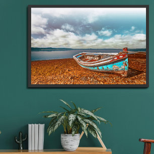 Poster Velha Aiola. Barco tradicional português em praia