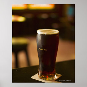 Pôster Vidro da cerveja inglesa irlandesa no bar