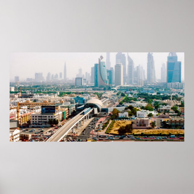 Pôster View of city metro line and skyscrapers (Frente)
