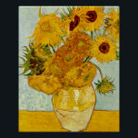 Pôster Vincent Van Gogh 12 Girassóis Impressionista<br><div class="desc">O vaso de girassóis de Vincent Van Gogh com 12 flores é uma das famosas séries de girassóis de Van Gogh. Esta pintura de girassóis faz parte do segundo conjunto de belas pinturas impressionistas de girassóis de Van Gogh, que ele criou em 1888. Os girassóis são amarelos contra um fundo...</div>