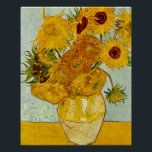 Pôster Vincent Van Gogh 12 Girassóis Impressionista<br><div class="desc">O vaso de girassóis de Vincent Van Gogh com 12 flores é uma das famosas séries de girassóis de Van Gogh. Esta pintura de girassóis faz parte do segundo conjunto de belas pinturas impressionistas de girassóis de Van Gogh, que ele criou em 1888. Os girassóis são amarelos contra um fundo...</div>